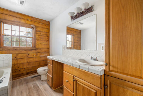 100382South3420Rd-Interior-31